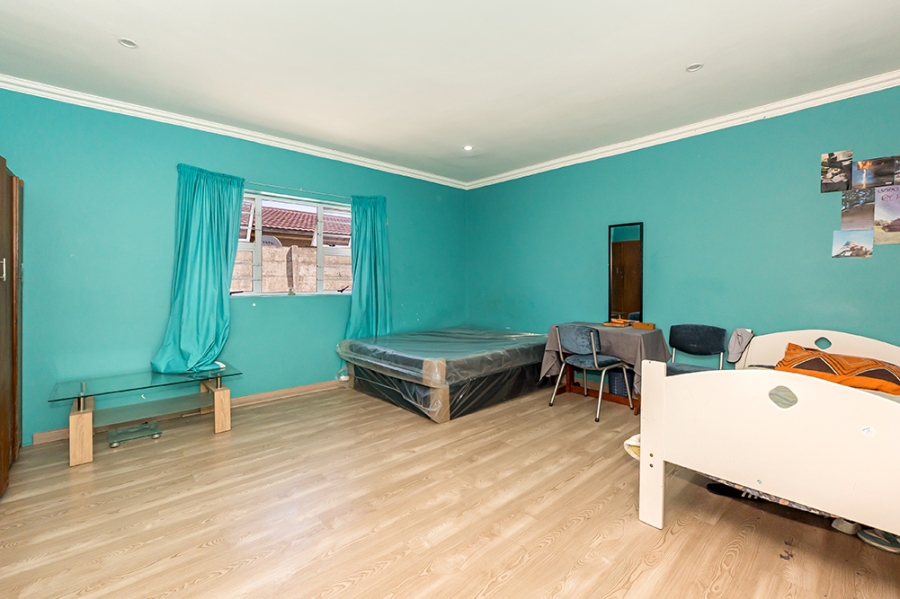 4 Bedroom Property for Sale in Grassy Park Western Cape